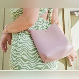 *LIKE NEW* Pink Vegan Leather Crossbody bag! 👛